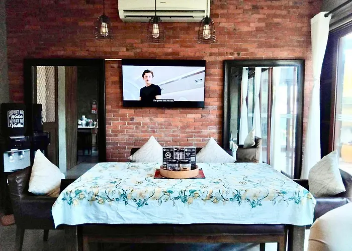 Isla 1 Amazing Waterfall Pool House Near Beach, Bars & Restaurants * Lapu-Lapu City