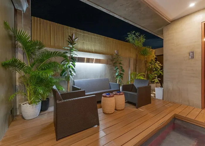 Isla 1 Amazing Waterfall Pool House Near Beach, Bars & Restaurants Vakantiehuis Lapu-Lapu City