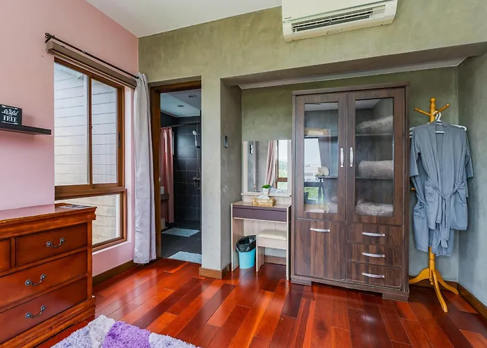 Vakantiehuis Isla 1 Amazing Waterfall Pool House Near Beach, Bars & Restaurants Lapu-Lapu City