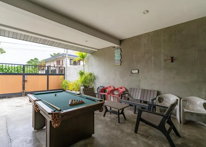 Isla 1 Amazing Waterfall Pool House Near Beach, Bars & Restaurants