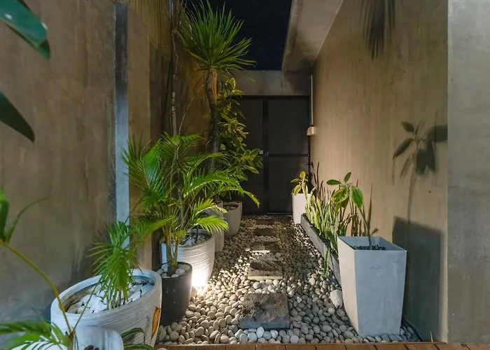Isla 1 Amazing Waterfall Pool House Near Beach, Bars & Restaurants *