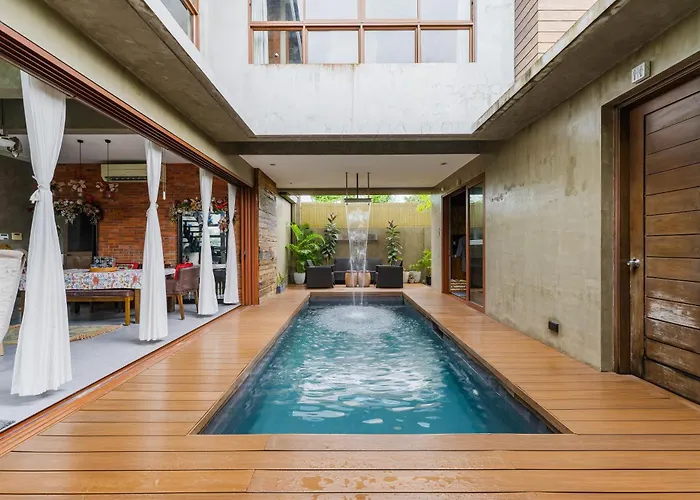 Isla 1 Amazing Waterfall Pool House Near Beach, Bars & Restaurants