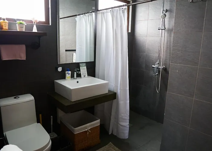 Vakantiehuis Isla 1 Amazing Waterfall Pool House Near Beach, Bars & Restaurants Lapu-Lapu City
